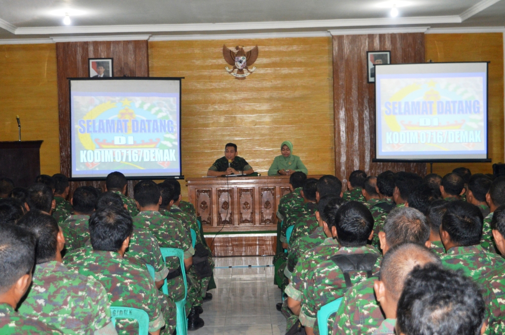 Dandim Baru Demak Berikan Motivasi Saat Jam Komandan